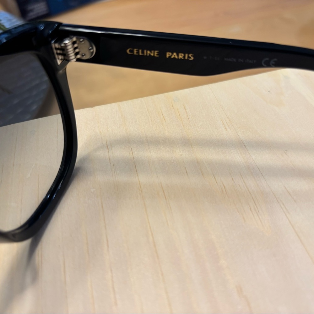 Celine Classic Black Sunglasses with Textured Case - Picture 4 of 6